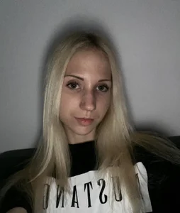 PiperPerri18 me Pic 2