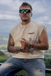 keane_lee_ 😉 One smile… and you’re already curious. Immagine  2