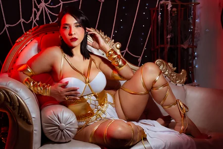 Eva_Grace_ Eva your queen Immagine  2