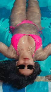 SHARONN____ POOL DAY💖 . fénykép