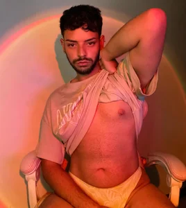 Logan_cocky PHOTOS FOR YOU Pic 3