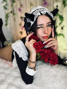 aisha_bx The subtle has its power… and I master it 🤍🌸 Kuva 5