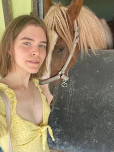 EleneButton Public Immagine  4