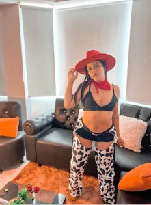 zara_cute Public Pic 3