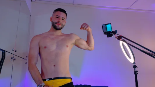 AndyKnoxx kullanıcısının IN YELLOWW !!! albümü -  3 fotoğraf