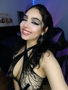 JustMeghan: Public ( 2 фото)