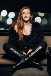 KateRedgarIn black outfits图片 9