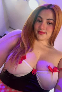 JuliaDavis_1 kullanıcısının Gonna fill your curvy body deep 🔥 albümü -  2 fotoğraf