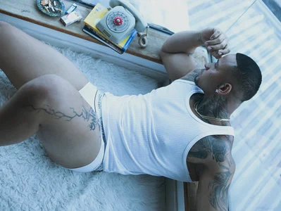 zaiin_dieselのsmoking this beautiful view 🕷️の 2枚の写真