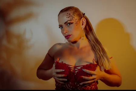 Jeanineescott WILD GIRL Pic