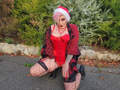 PinkTheHawk: CHRISTMAS ( 5 фото)