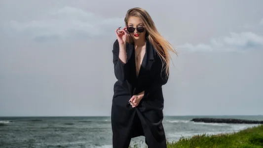 ArielBurn Among the clouds Pic 4