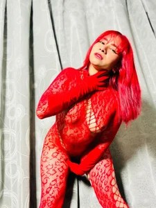 MelannytaylorのI will become your favorite sin 😈の 5枚の写真