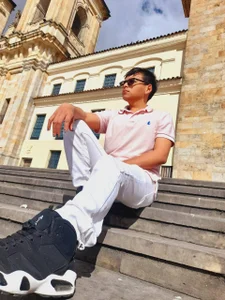 Dannyhot_ Public Immagine  2