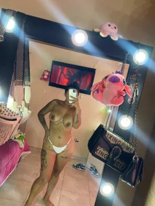 Nikita20_ Public Pic 9