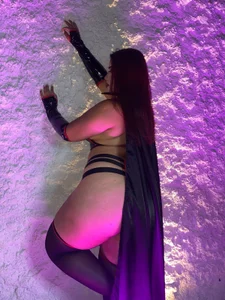 allison_rossee 🧛‍♀️💋 This sexy little vampire is already online… Do you dare give in to my temptation? 😈🩸 Pic 6