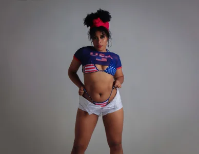 EmmilyBrant "July 4th" صورة واحدة|EmmilyBrant "July 4th" صورتان|EmmilyBrant "July 4th"  6 صور|EmmilyBrant "July 4th"  6 صورة