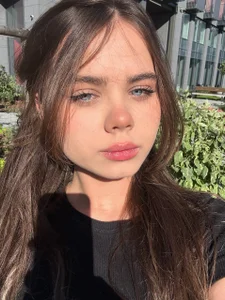 PinkiRay appreciate the depth of my eyes Pic