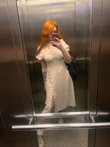 Chriss_Fox: photo in the elevator ( 3 фото)