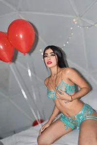 CataleyaLane 🎈💙 Kuva