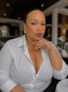 Thickyshea's XXX Nude Photo 4