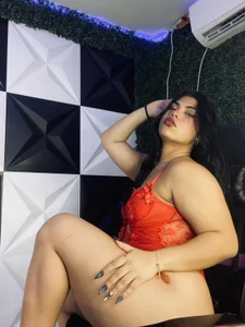 melany_rouse18 Red🔥 Pic 2