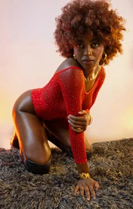 I SEE RED 🔥 de ebonydreams01  2 photos