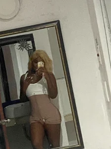 Arii_xxxのBLONDE  💛の 7枚の写真