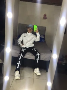 alex_and_christhoper ALEX Pic 7