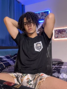 bigryann23 Dani  2টি ছবি