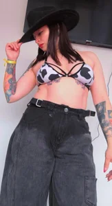 SweetStrawberry20 Look how pretty the cowgirl is🐮🤠 Pic 3