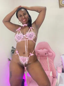alexajhonson1012 Chocolate sexy 🔥 Immagine  3