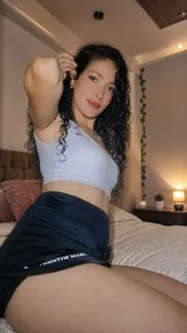 arianahillt Public Pic 6
