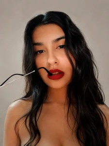 CelinaCherry Public Foto
