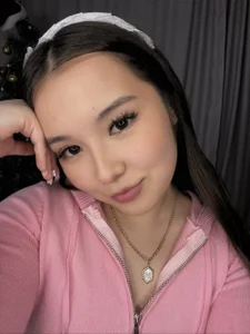 AlberthaEscue kiss me Pic 2