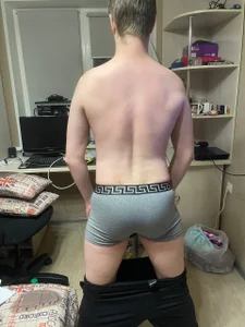MR_EDVARD I'm in my underwear  2টি ছবি