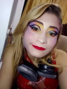 AnnieLorin Cute Pic