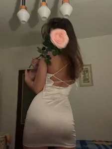 LumiNika's I love white semi-sweet wine and candlelit dinners—are you a romantic?😍 Sex Photo 2