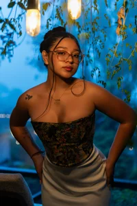 -VICKKY: IN DARKNESS ( 6 фото)