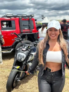 Sam_and_molly_ Public Pic 3