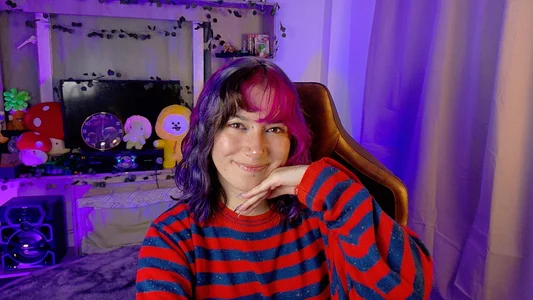 _zephyr_ Cute 80s girl here!!! ❤️‍🔥✨ Pic 9