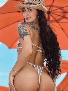 Dahlia_cortes ☀️🌊🏖️ slika
