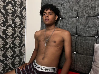 Twink_Alex19: Public ( 3 фото)