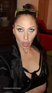 dominatrixredsonyja Only me THE QUEEN GODDESS of SEX Foto 6