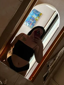 IsabellaJoutes Public Pic 2
