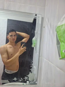 NewYoungHot You should always be happy. slika 3