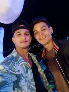 Friendsofeverything_ Public Hình 3