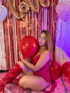 emily_parkerr San Valentin 2026🍷💋 Pic