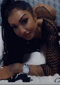 Latinella_ Public Foto 4