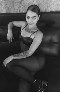 Caroline420_ 🖤 Pic 2